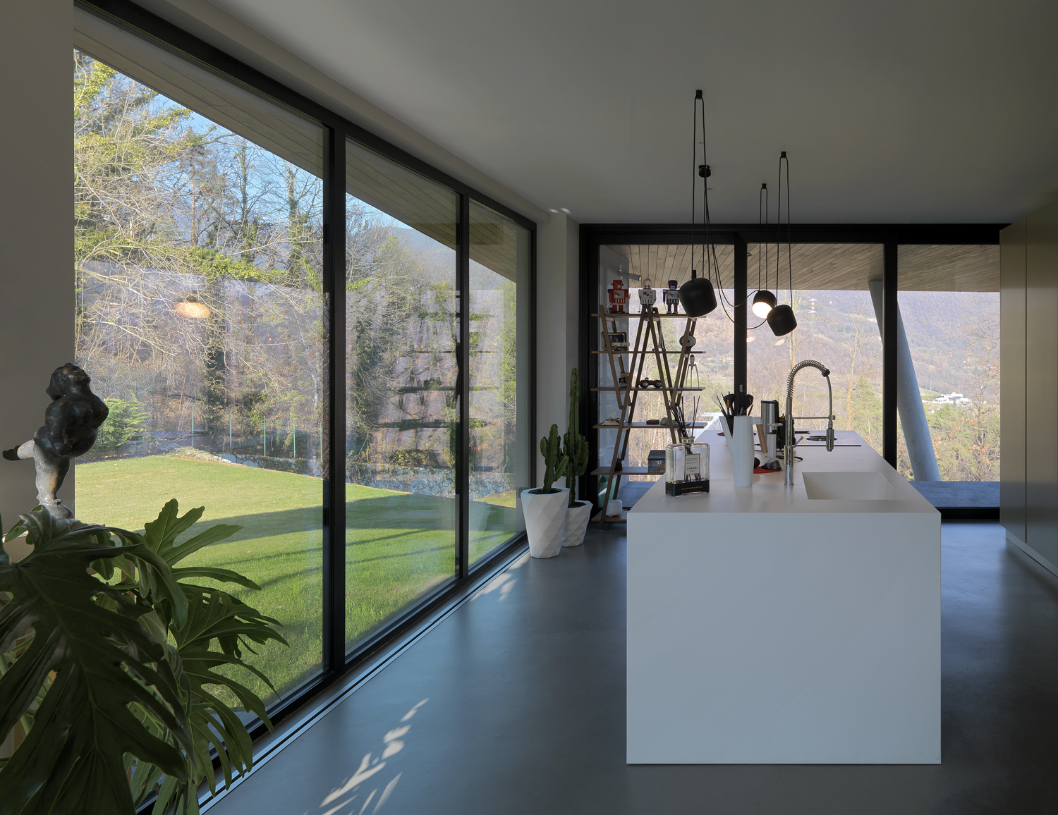 悬浮森林中的透明别墅-50