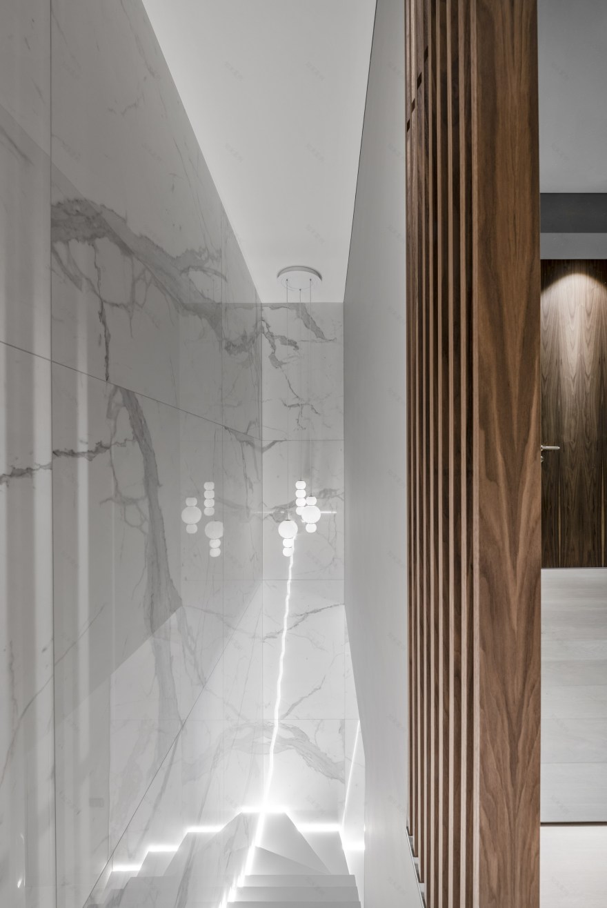 历史建筑中的透明轻盈之家-51