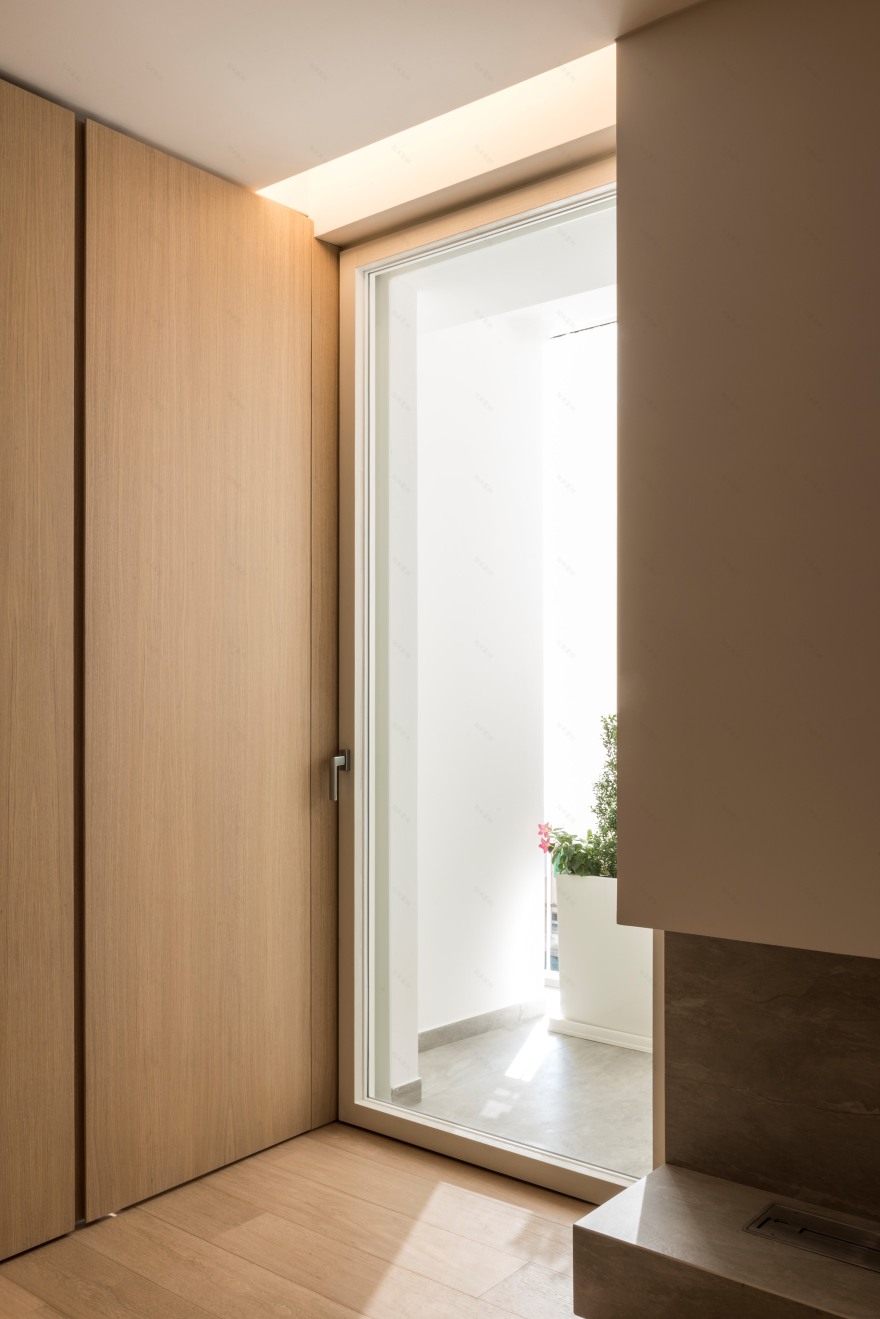 海景公寓,自然光线与极简设计的完美融合-15