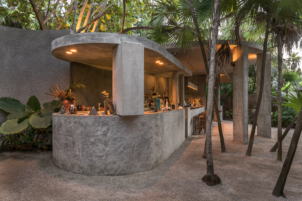 图卢姆Xaman酒吧，墨西哥/从场地中生长出来的混凝土体块-54