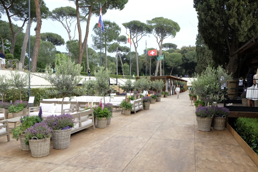 87 度锡耶纳广场马术竞赛-13