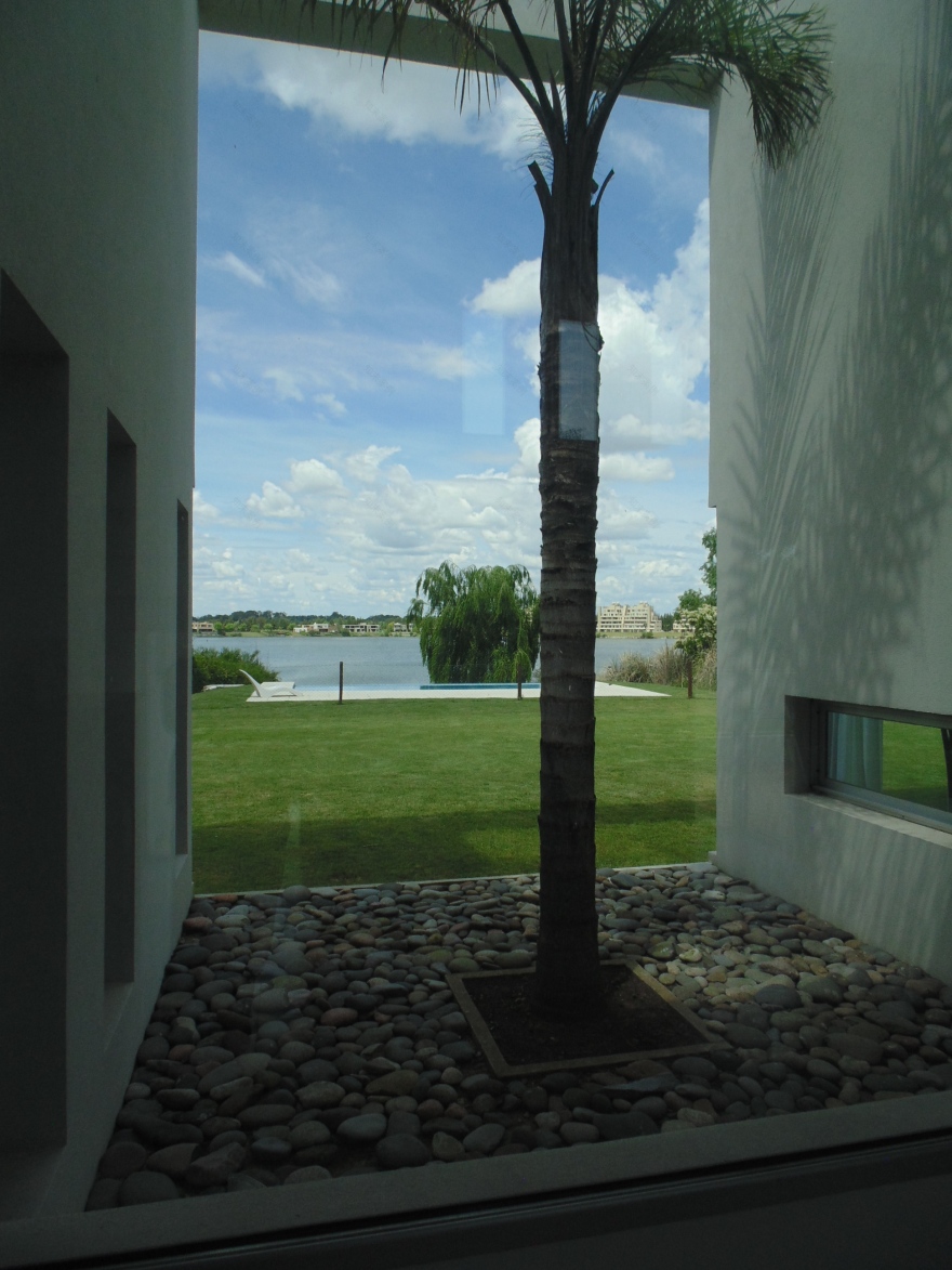 倒置阳光下的海滨别墅-5