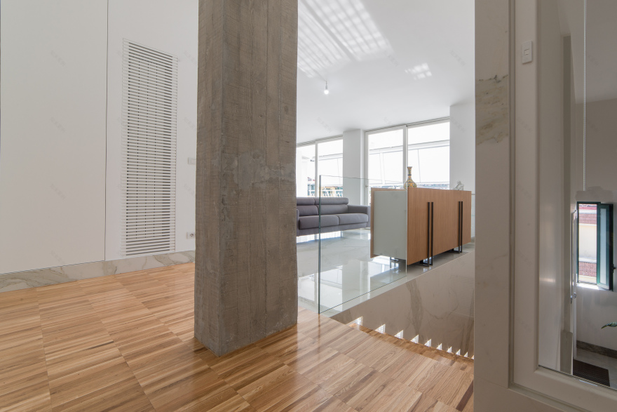 意外的别墅翻新,打造独特家庭住宅-16