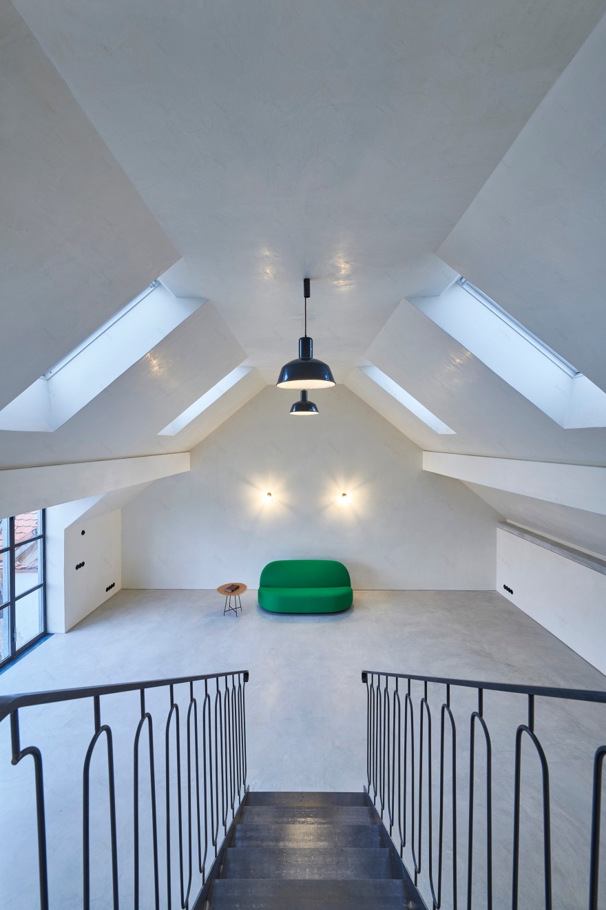 罗马传统工艺重建百年农舍,Timothy Hanghofer 的 7 年杰作-38