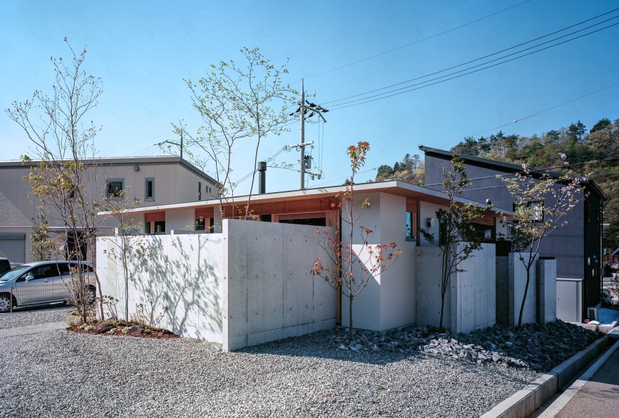 山林间的混凝土迷宫·日本 Minohshinmachi 住宅设计-2