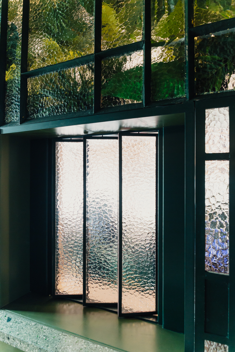 阿姆斯特丹高端大麻店,艺术装饰与现代风格完美融合-9