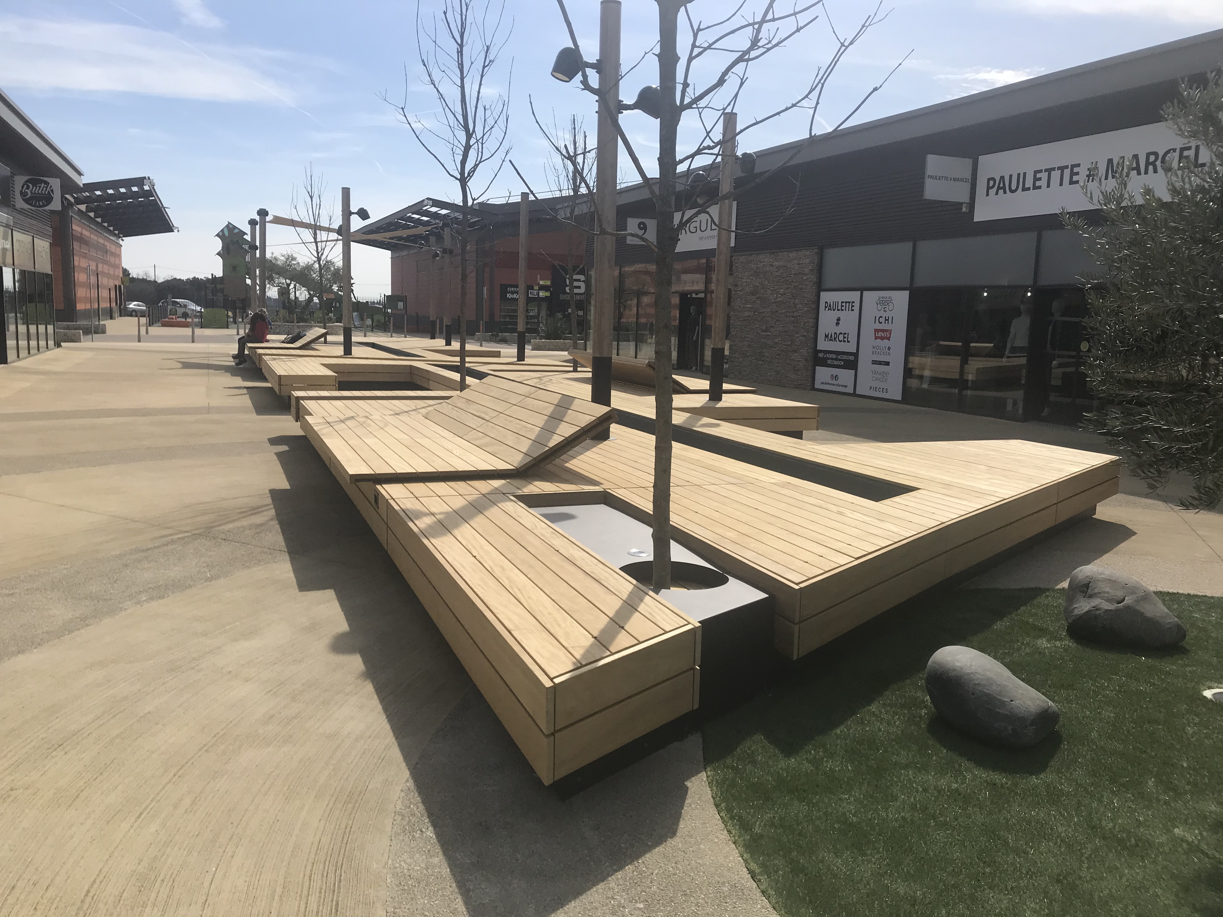 橙色小镇的现代休闲空间-9