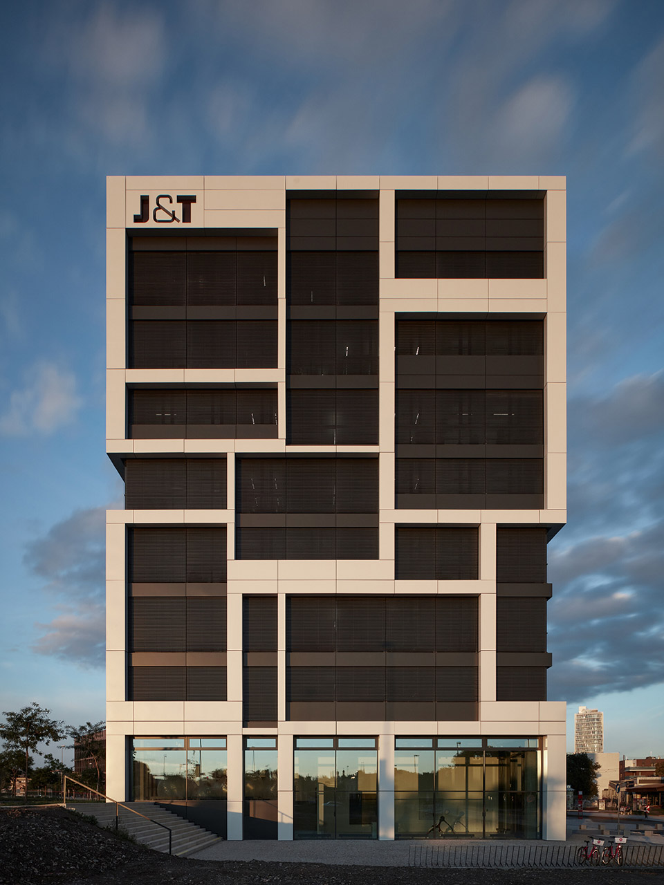 新J& T金融集团总部，布拉格/将办公与生活相结合-109