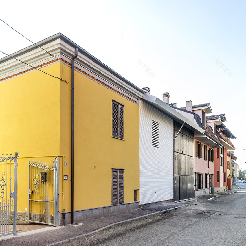 繁忙街道旁的"Masa House"现代别墅-1