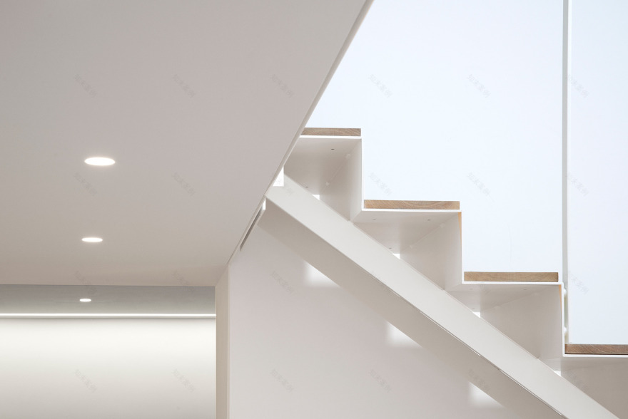 历史中心的小型豪华别墅改造-4