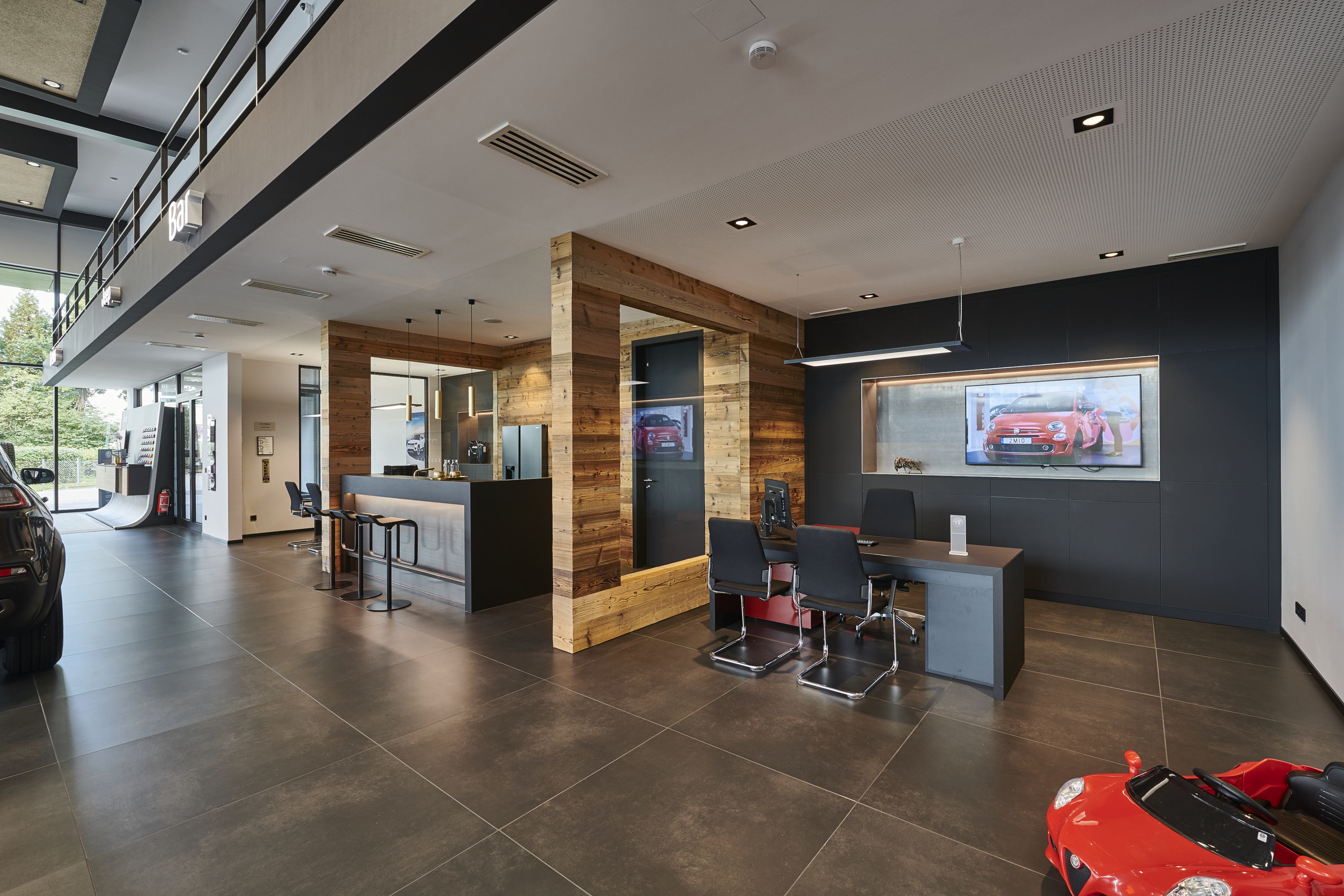 Fiat Chrysler Automobiles Showroom by Stoeger Architects Rohrdorf-9