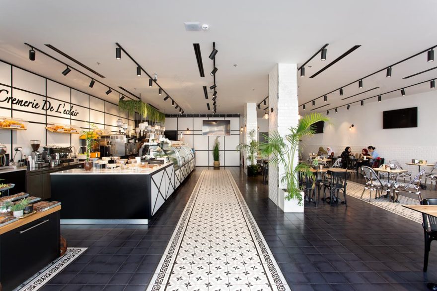 法国风格冰淇淋店设计,创新展示与美味共享-1