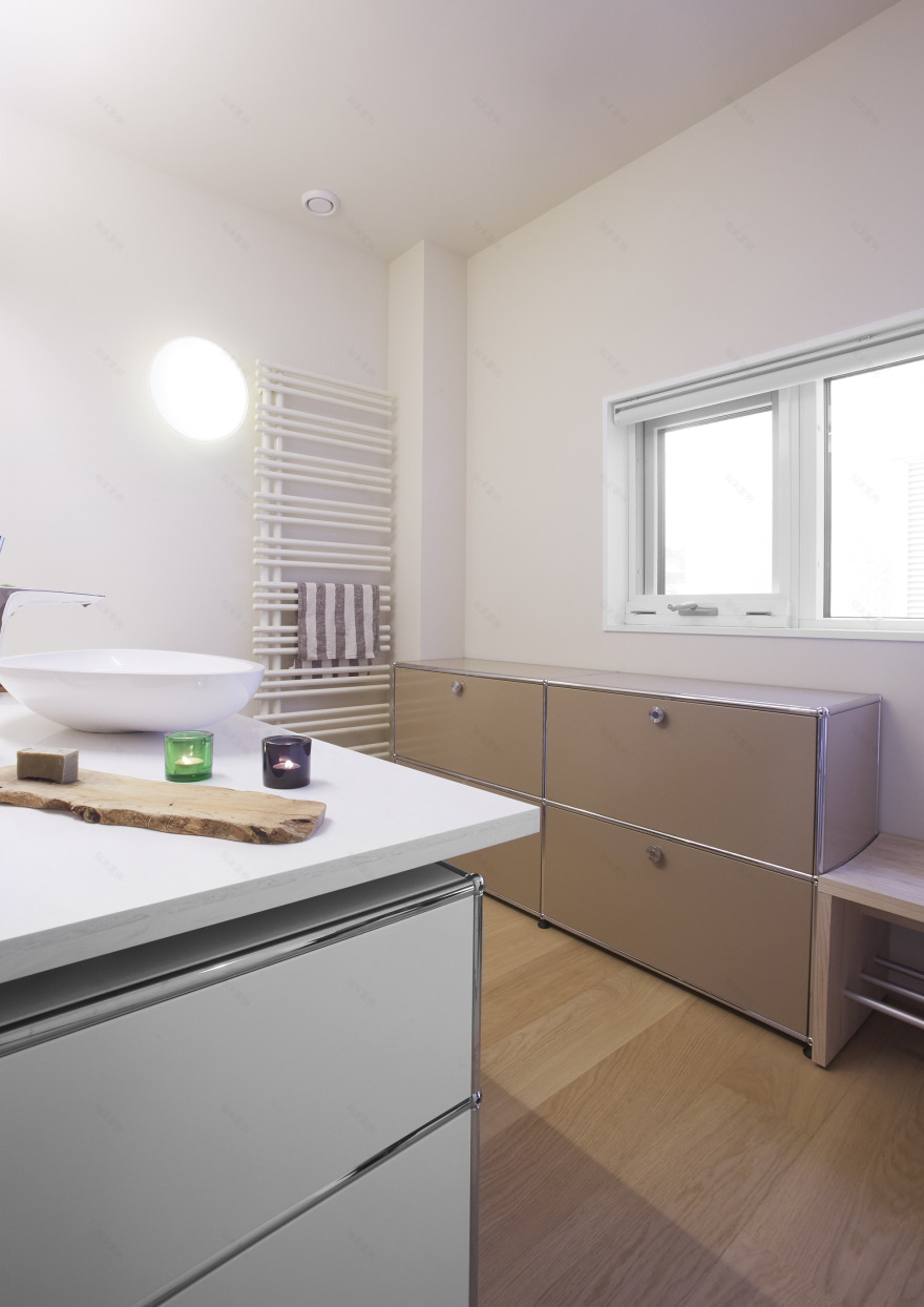 日本 Morioka 别墅现代室内设计,USM 模块化家具打造宽敞生活空间-20