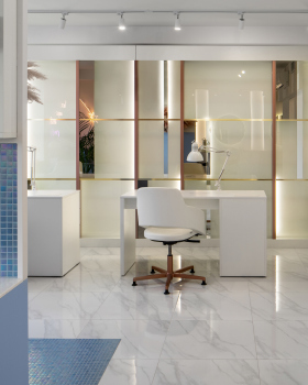 粉色金属风格美发沙龙设计丨Vilchinskaya Design Bureau