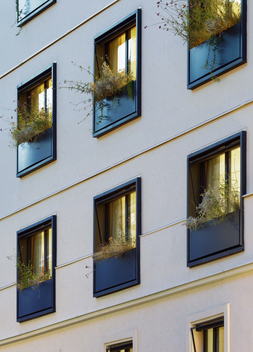 巴黎华莱士酒店,蓝调金属魅力与自然光的完美结合-23