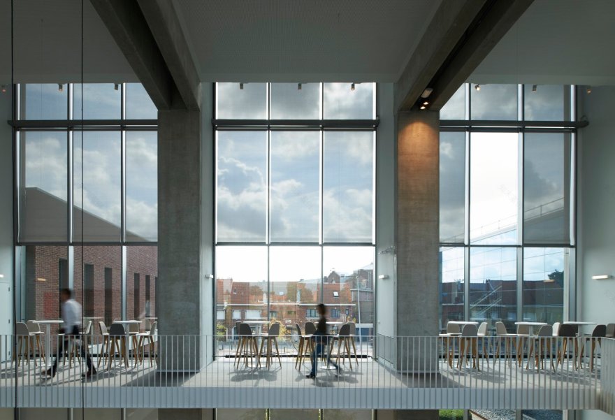 POLO Architects 打造 Telenet 总部办公建筑,融入城市环境-5