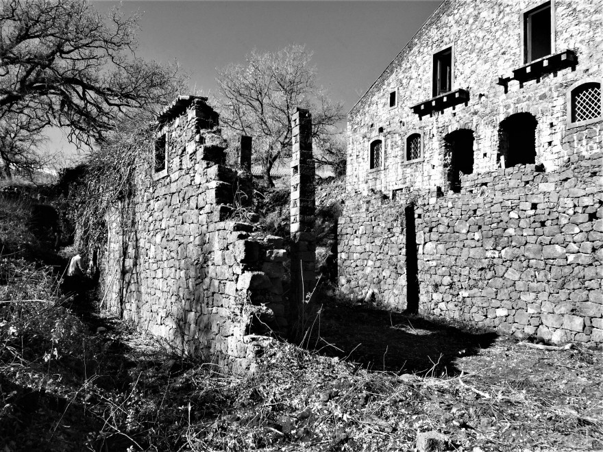 废弃酒庄重焕新生 · Etna 公园中的探险基地-26