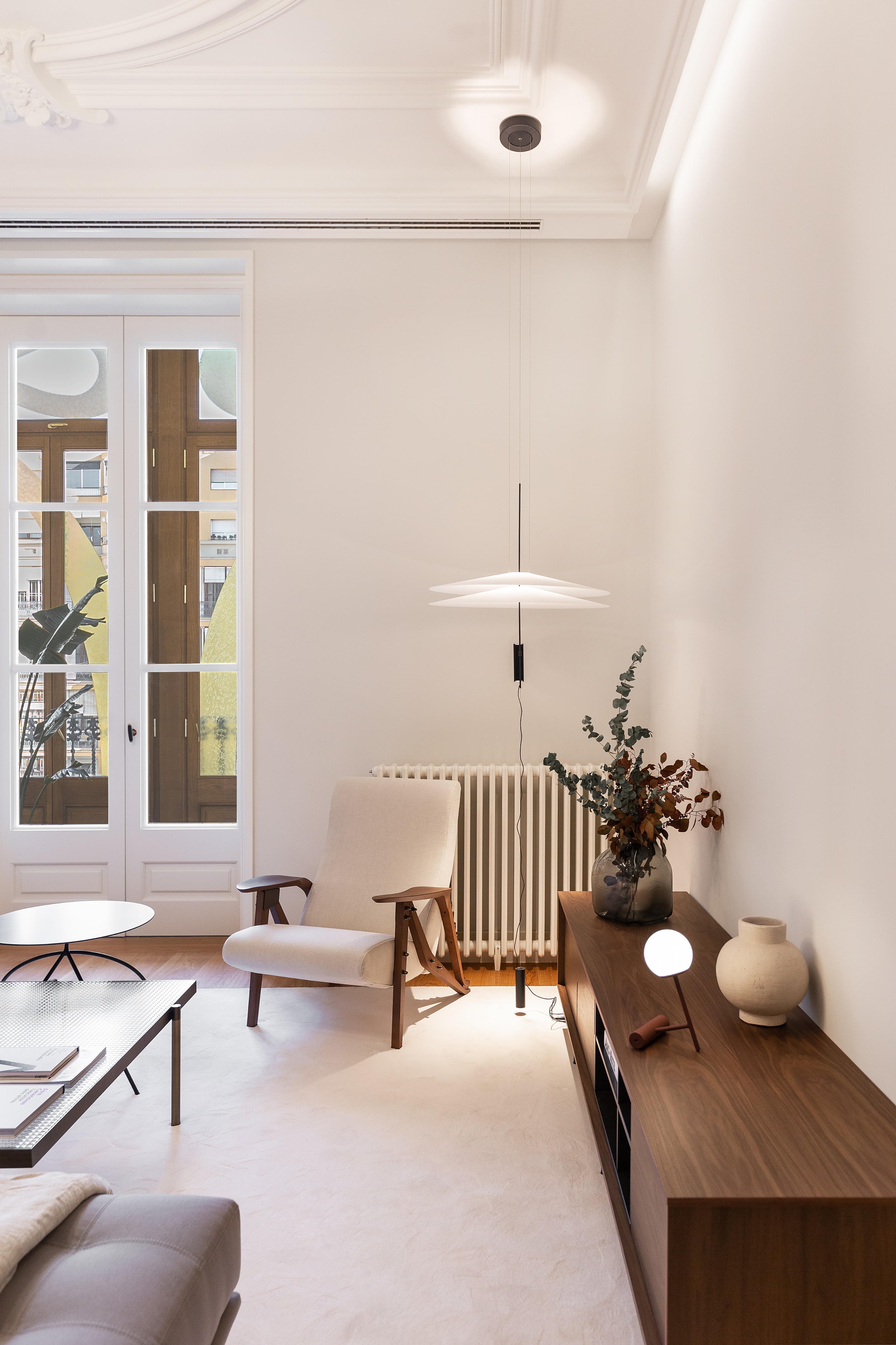 巴塞罗那现代主义建筑中的优雅家居-8