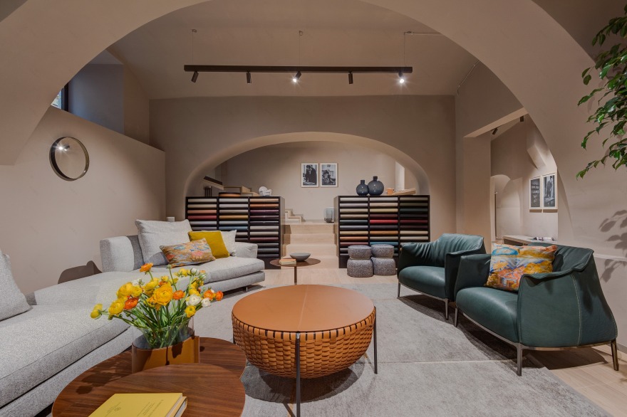 波尔特罗纳·弗劳展厅-47