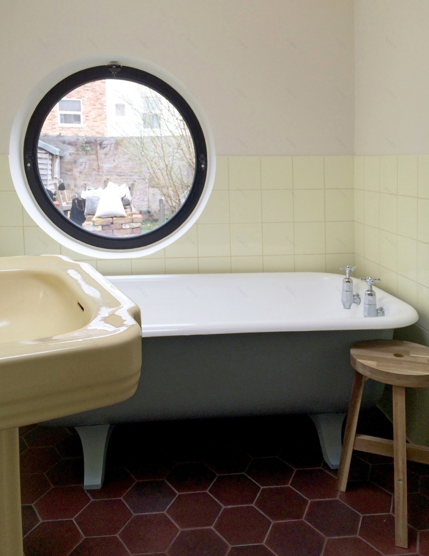 Janus House | 创意十足的圆形与方形窗户设计-27