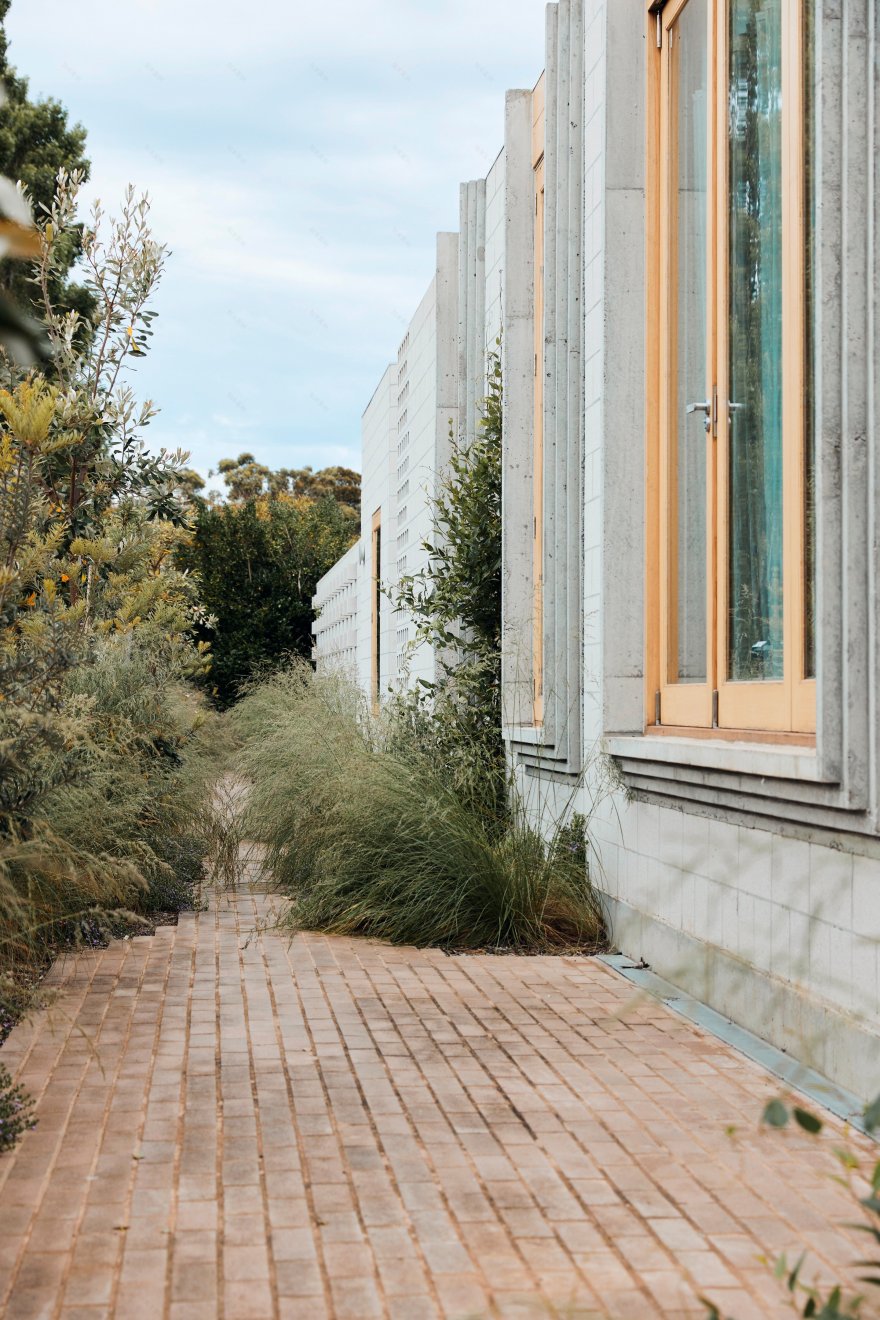 混凝土金字塔下的海滩别墅设计-89