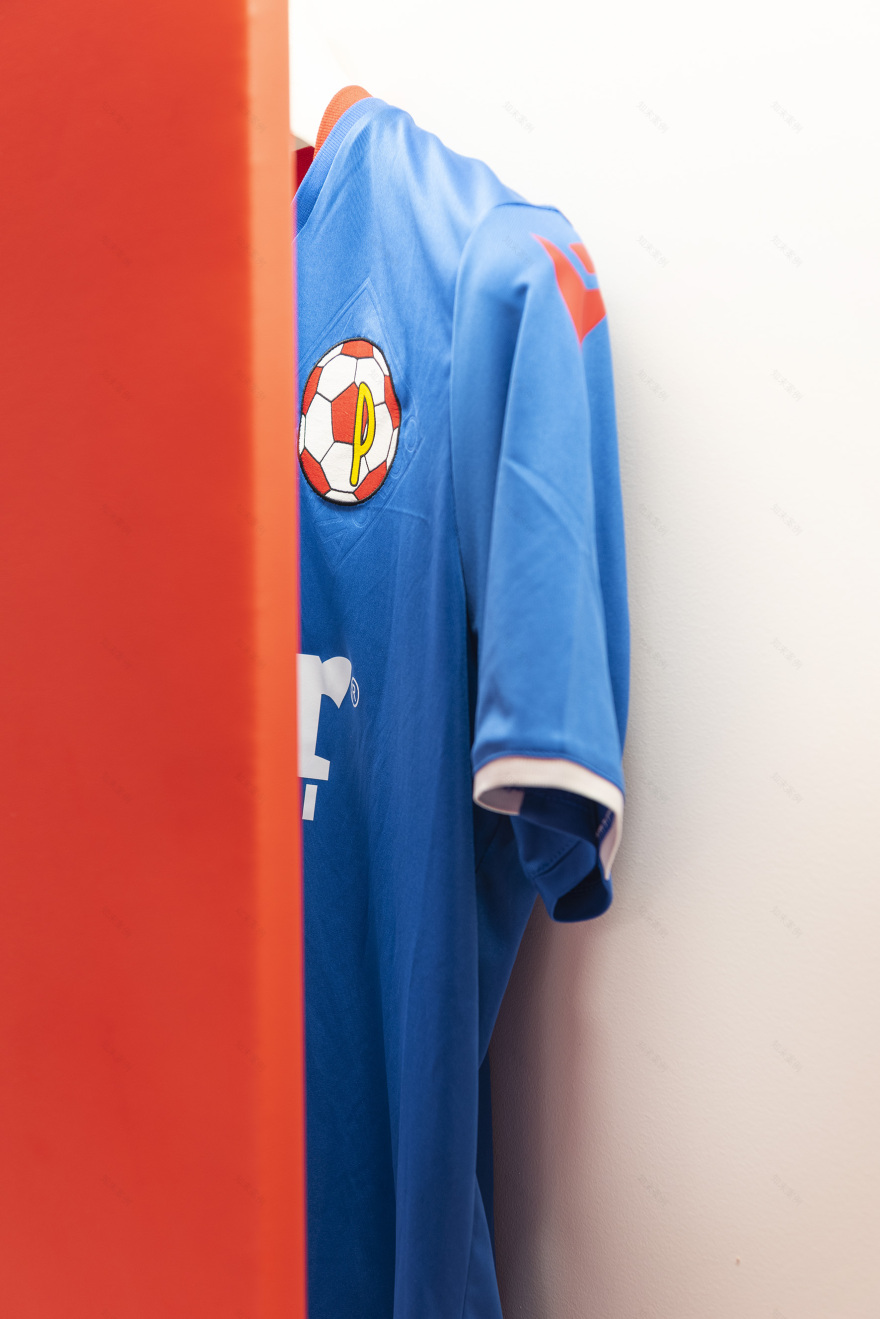 意式运动风洋溢,皮亚琴察足球队更衣室焕新亮相-3