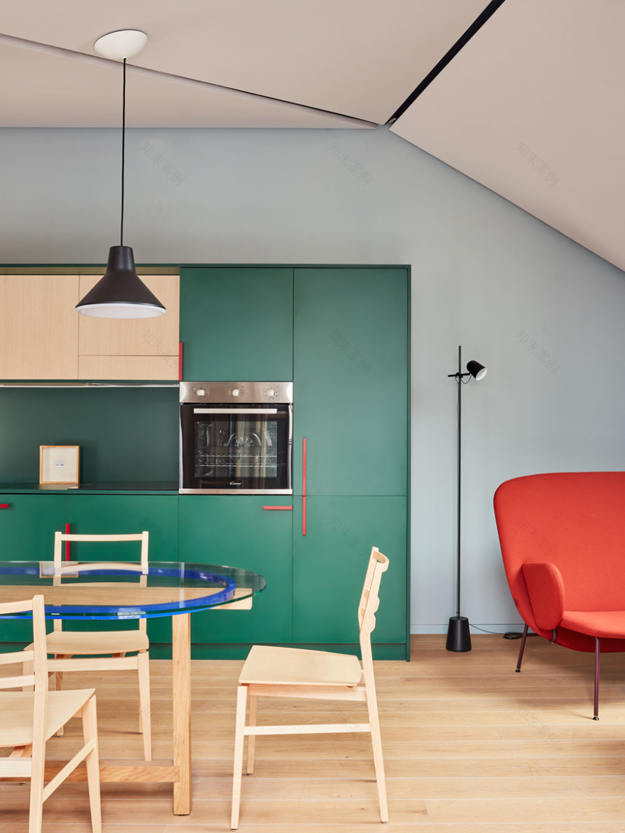 米兰历史建筑翻新公寓 | 蓝色月光的内部空间-4