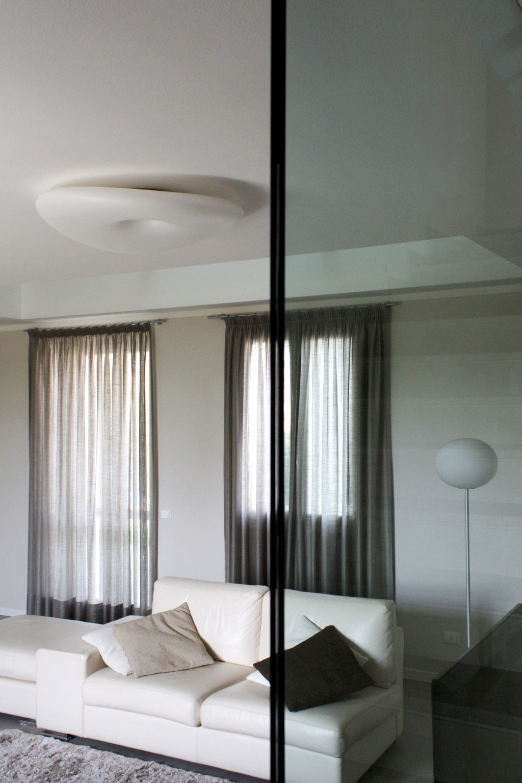 意式别墅设计 | 透明玻璃走廊展现空间穿透力-4