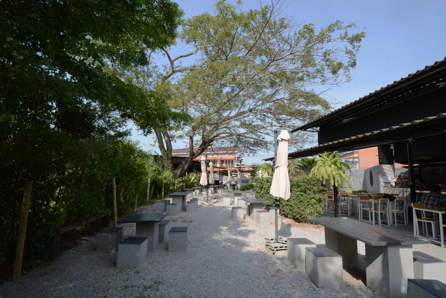 森林中的旋转餐厅“Roti de Forest”-19