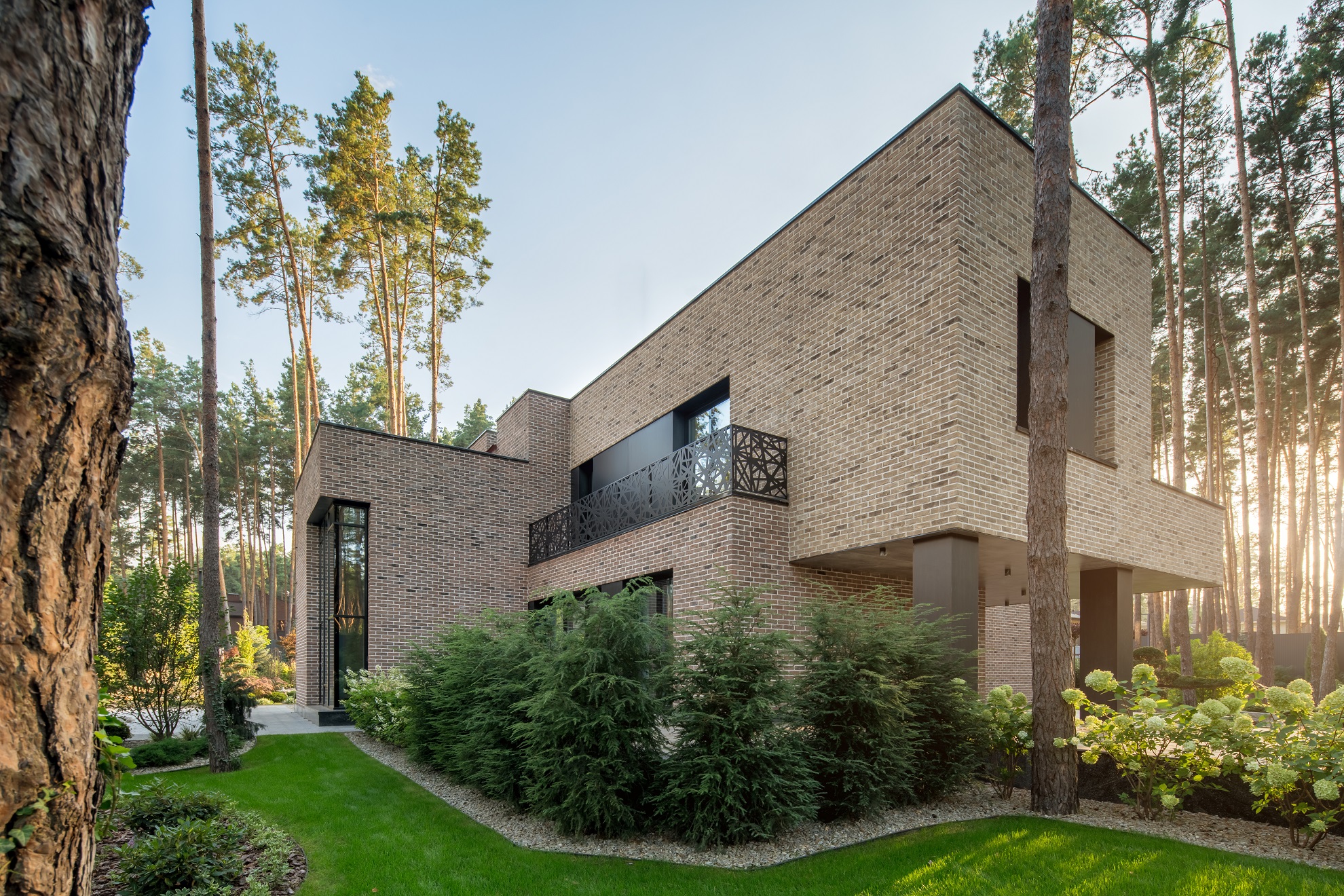 BST 之家 | 现代别墅与自然的和谐共生-12