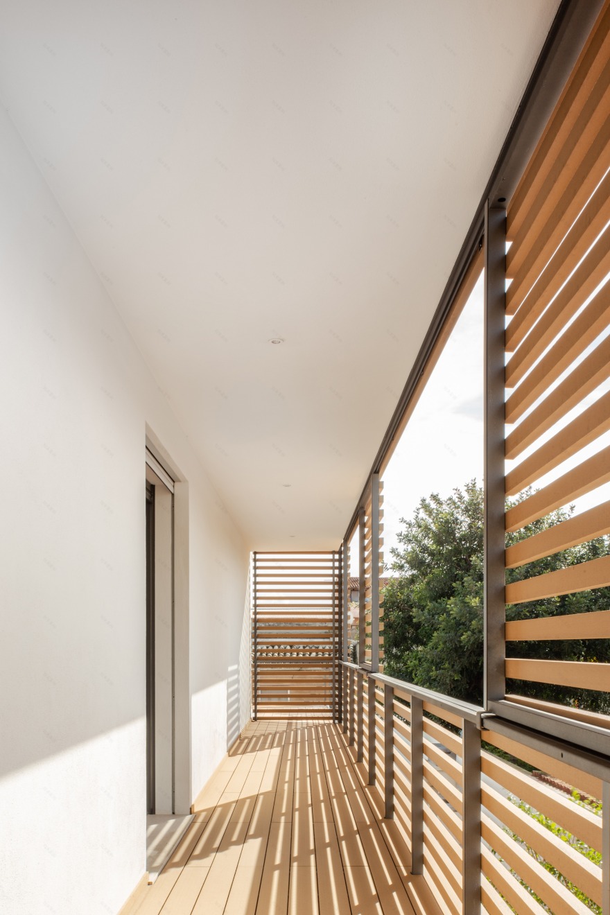 三层楼的灵活布局与光影调控-20