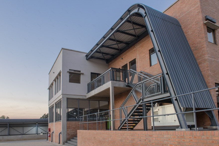 白河公交车站-4