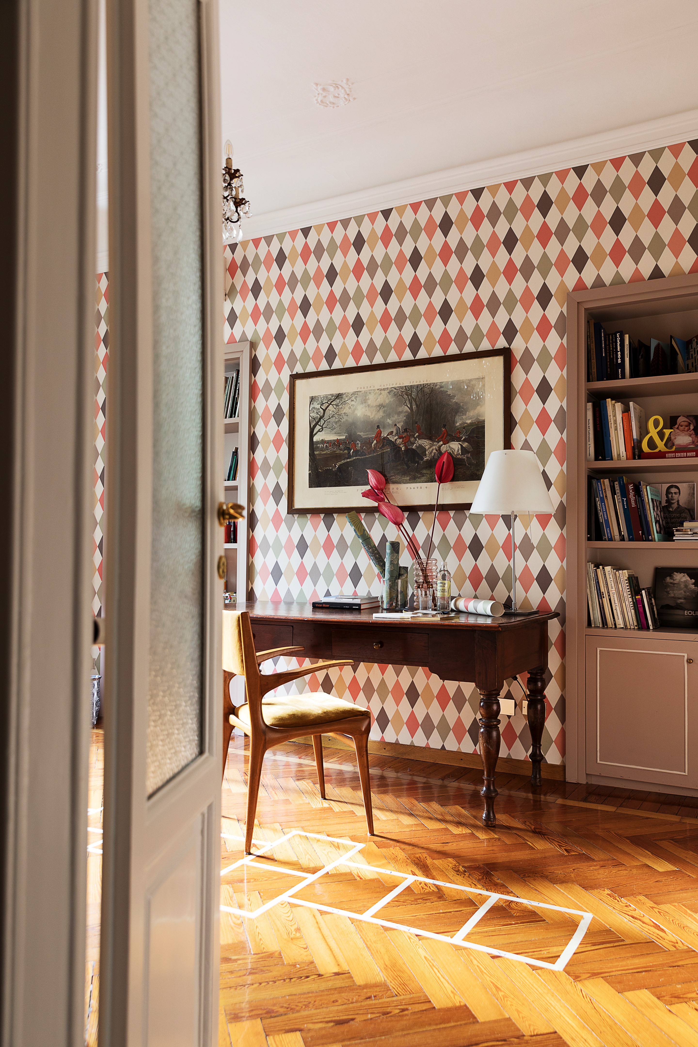 色彩翻转的复古公寓-20