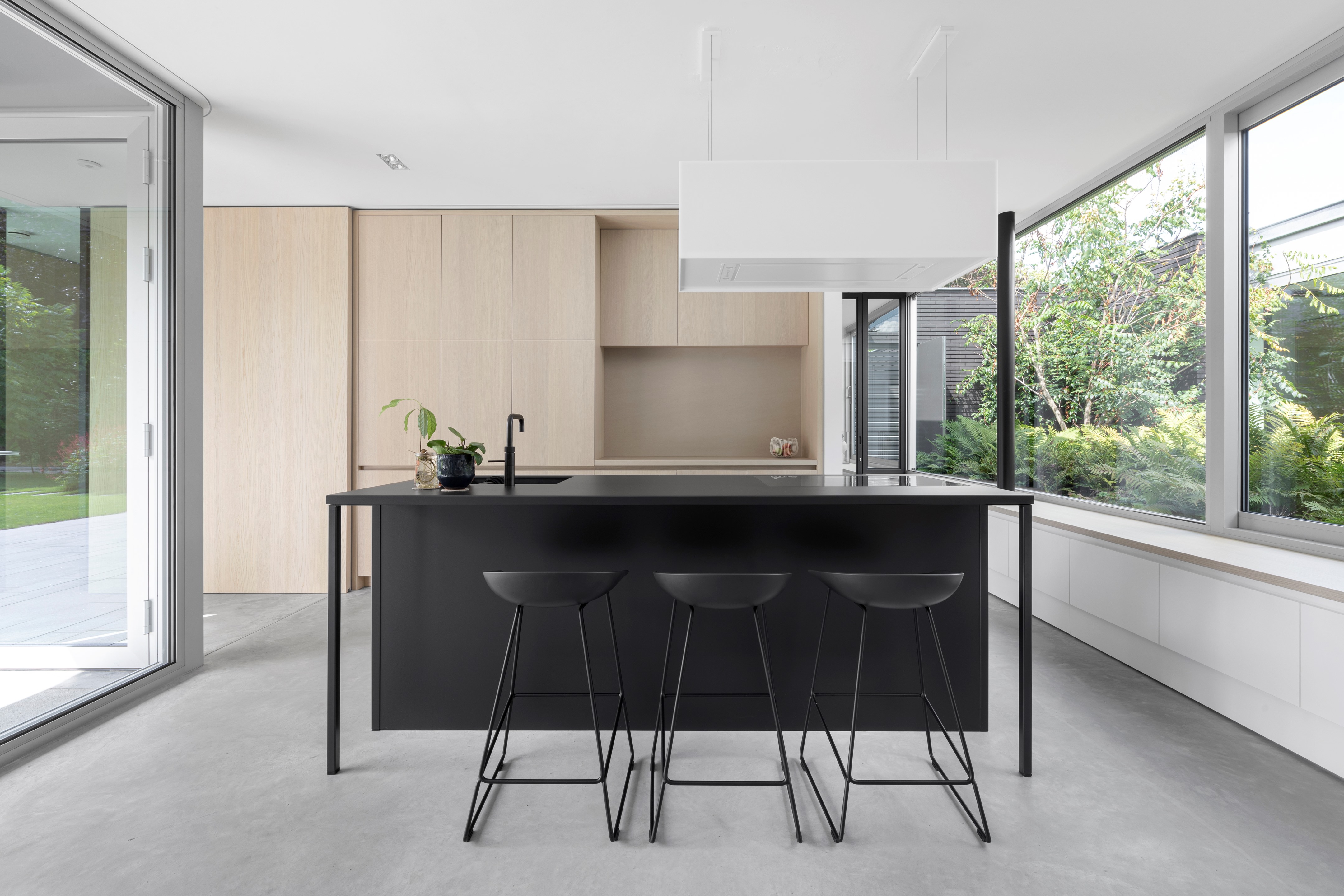 绿意盎然的家庭别墅 | 室内外和谐共生-25