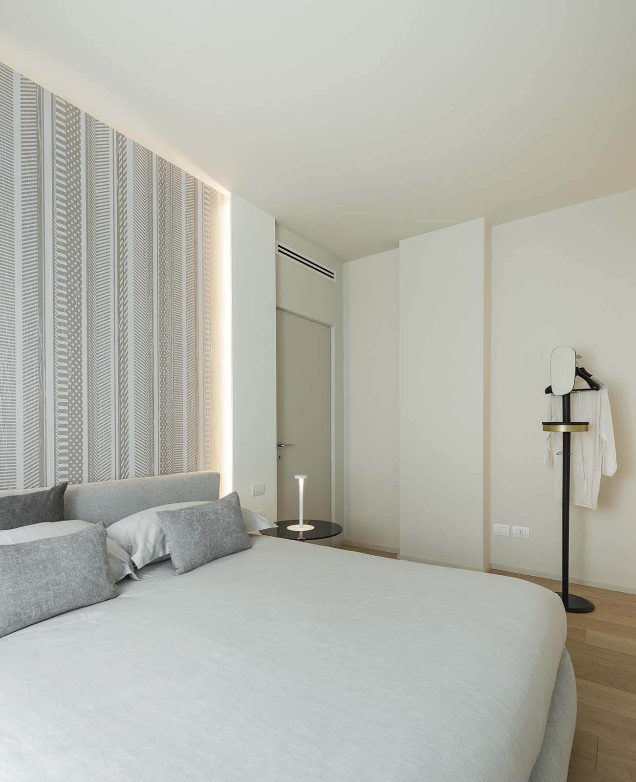 自然韵律的现代居所-16