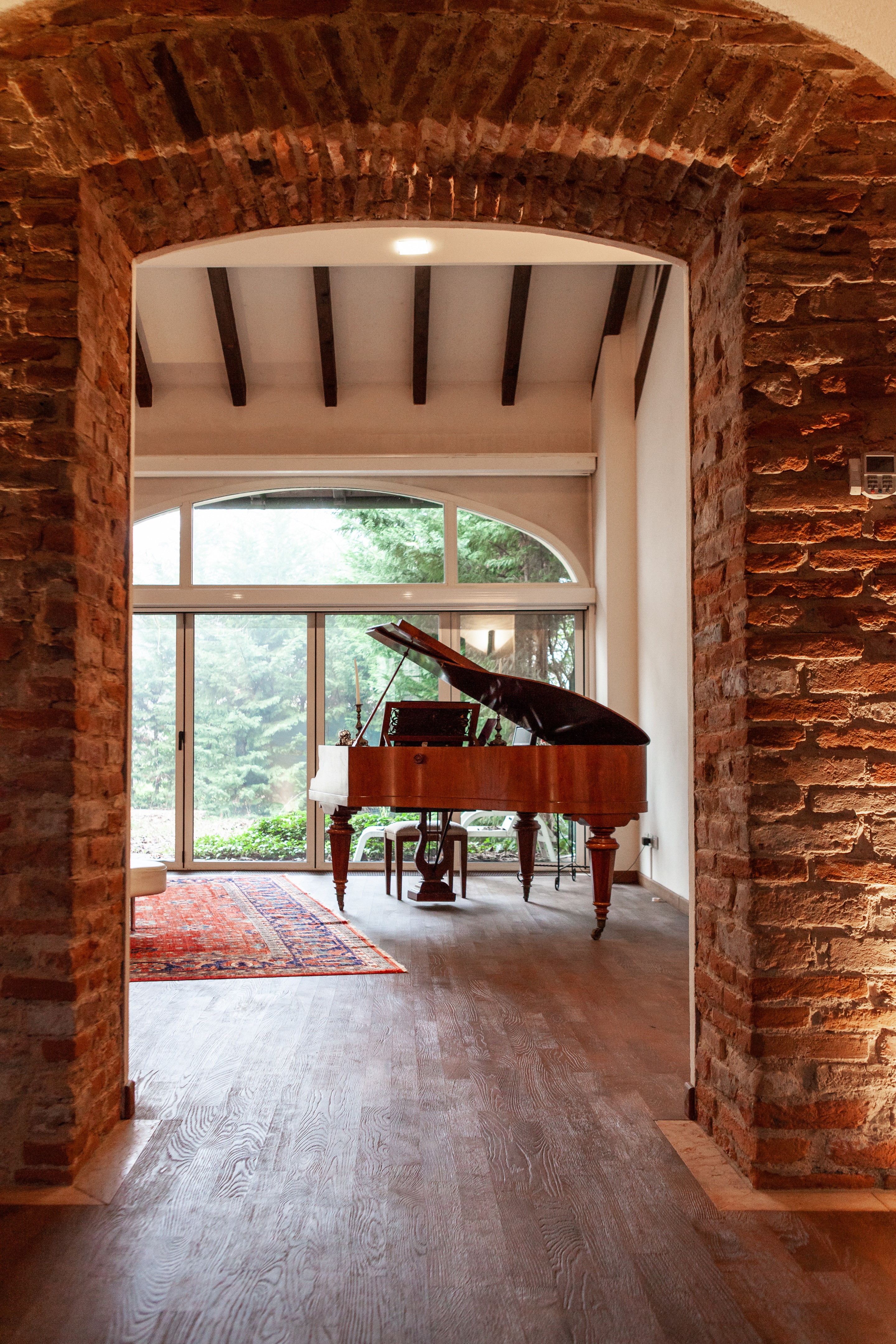 历史与现代共融的城市别墅-6