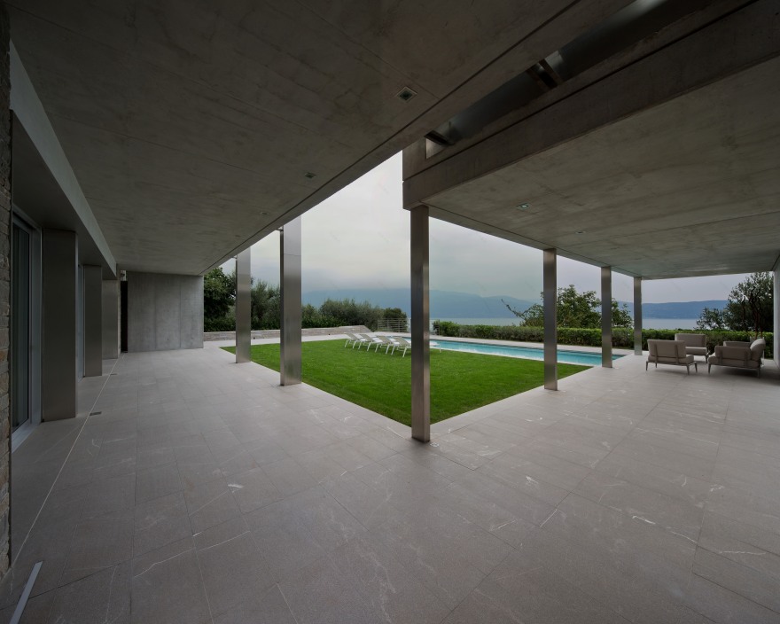 意式湖畔别墅,诠释自然与现代共生设计-6