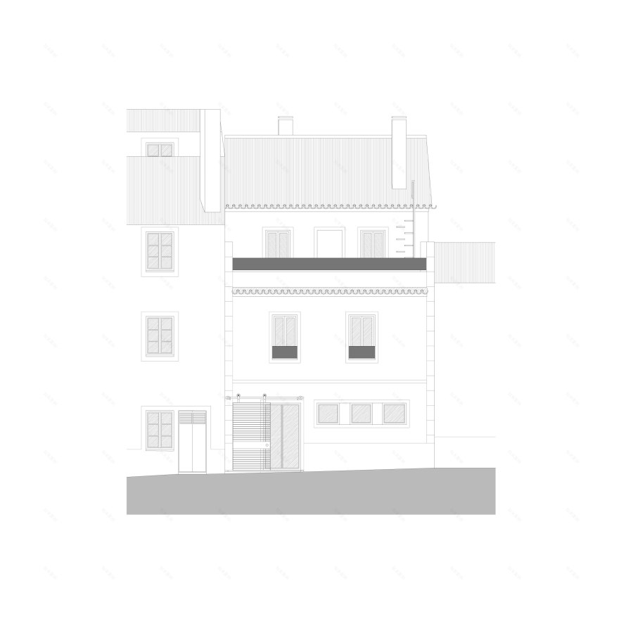 葡萄牙历史中心住宅翻新,木质阶梯成亮点-35