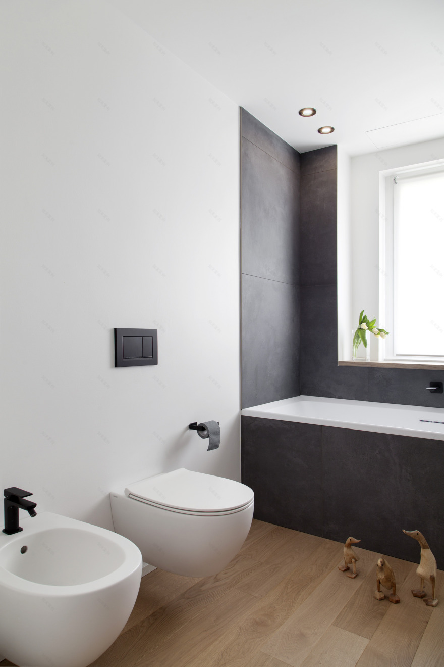 湖景宽幅公寓丨意大利莱科-17