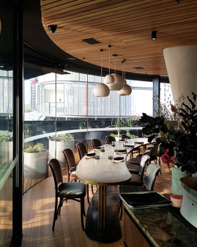 悉尼海港之心 · 巴兰加鲁餐厅的多层餐饮空间设计丨澳大利亚悉尼丨Etic