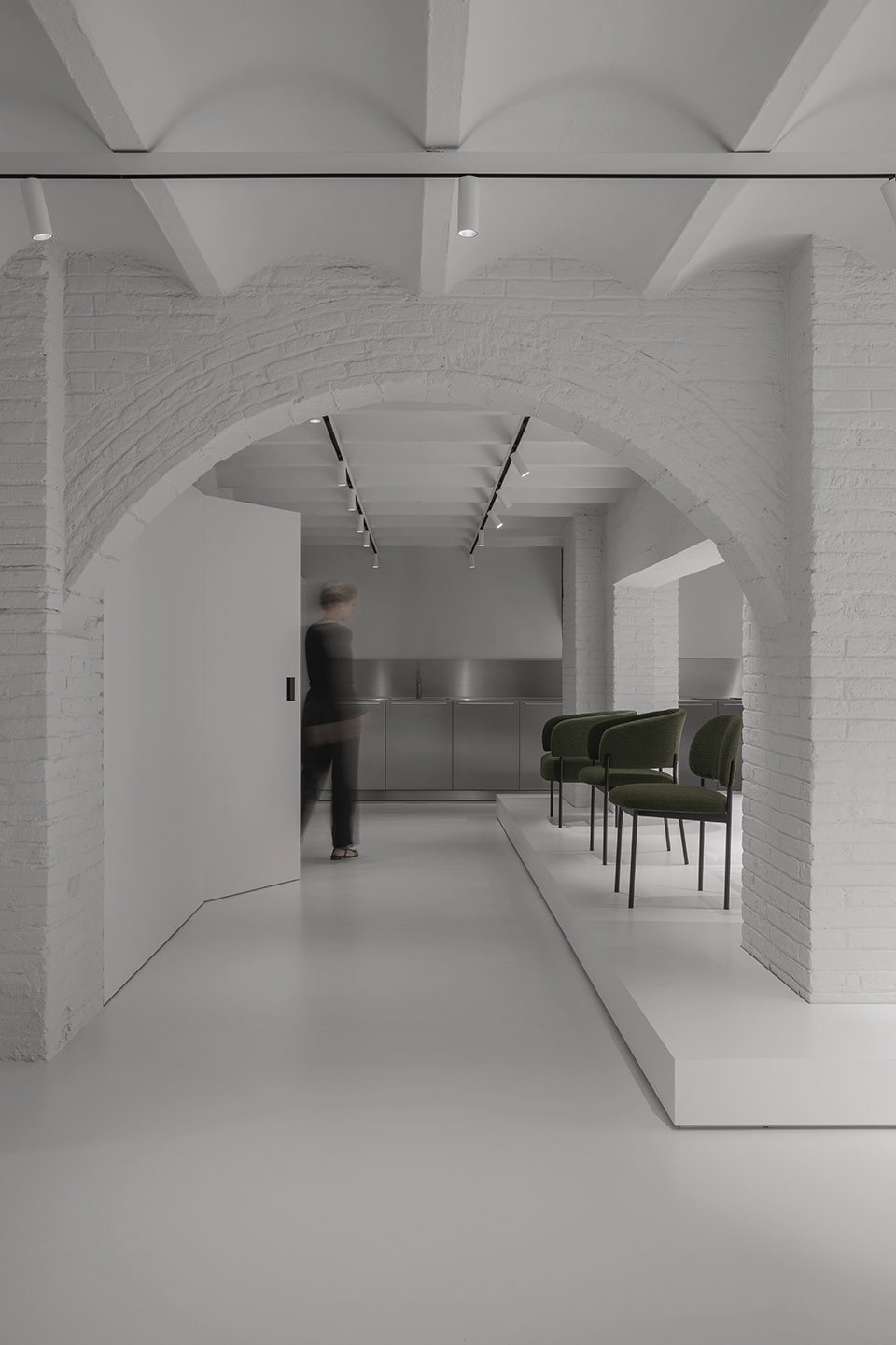 RI HOUSE家居展厅，巴塞罗那/当代艺术画廊的空间形式结合家庭空间元素-24
