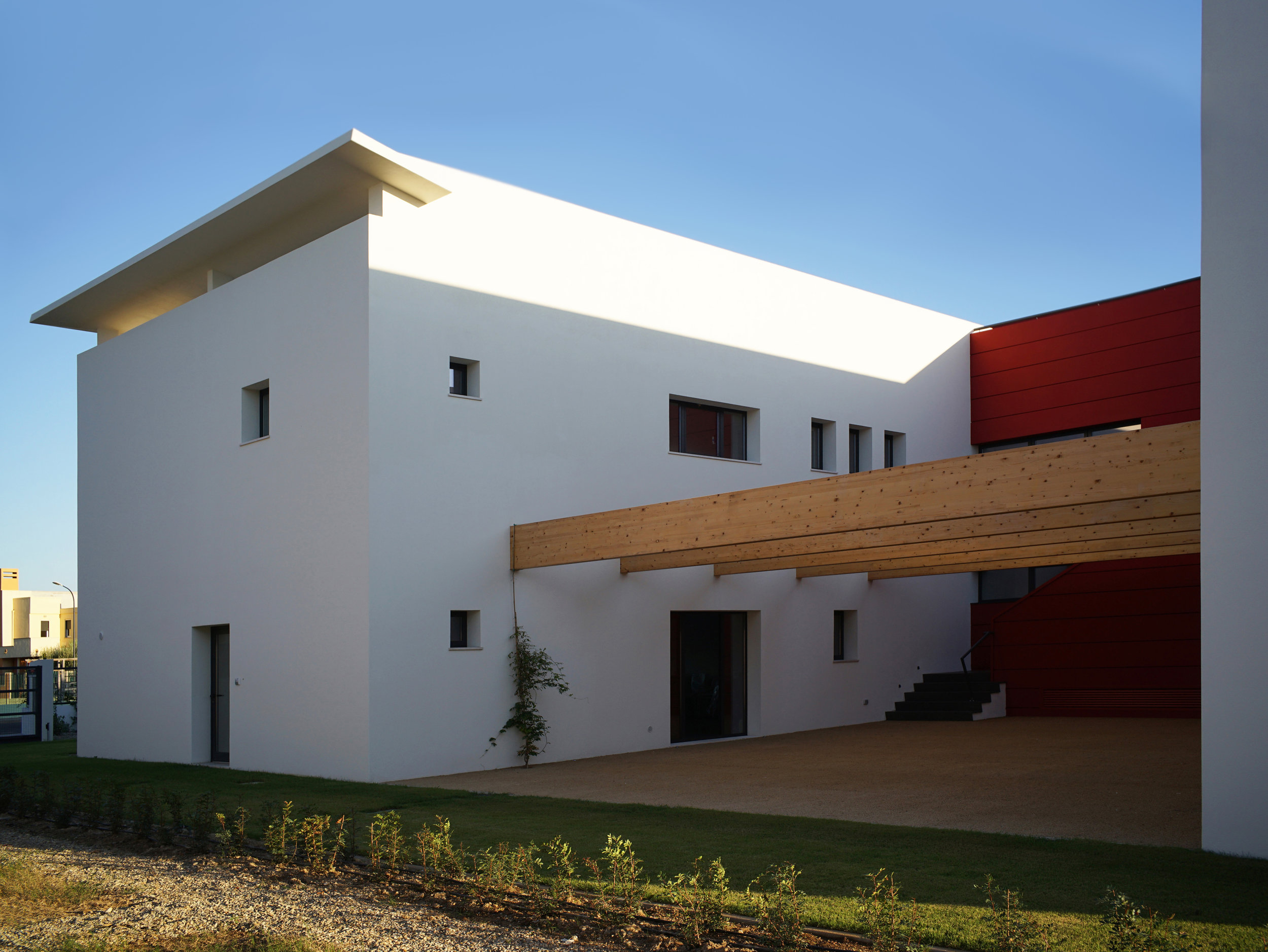 绿意盎然,智能环保的智力障碍康复中心-2