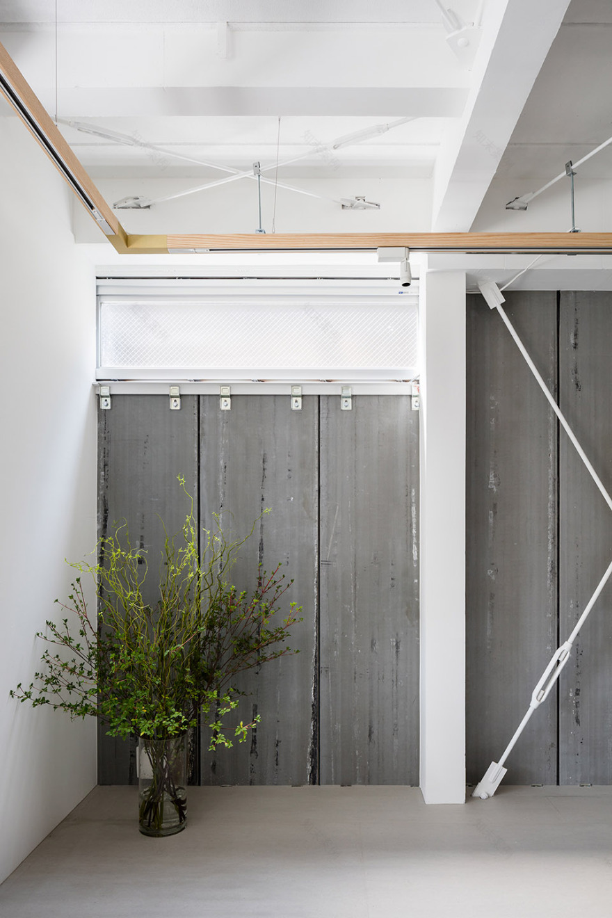 奈良 Panda LLC 空间,简约 L 形墙打造多功能区域-15