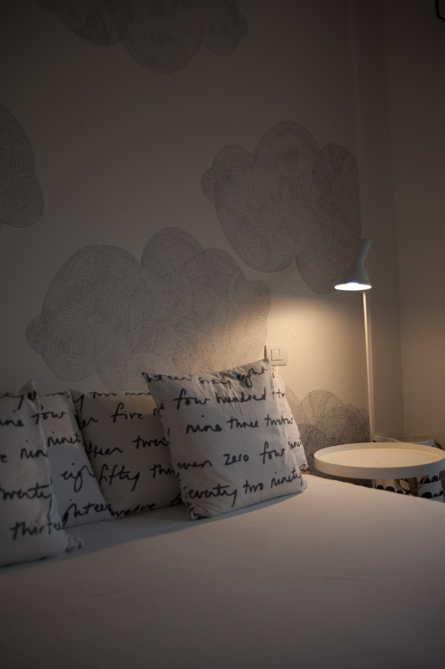 黑白碰撞的简约海景公寓-34