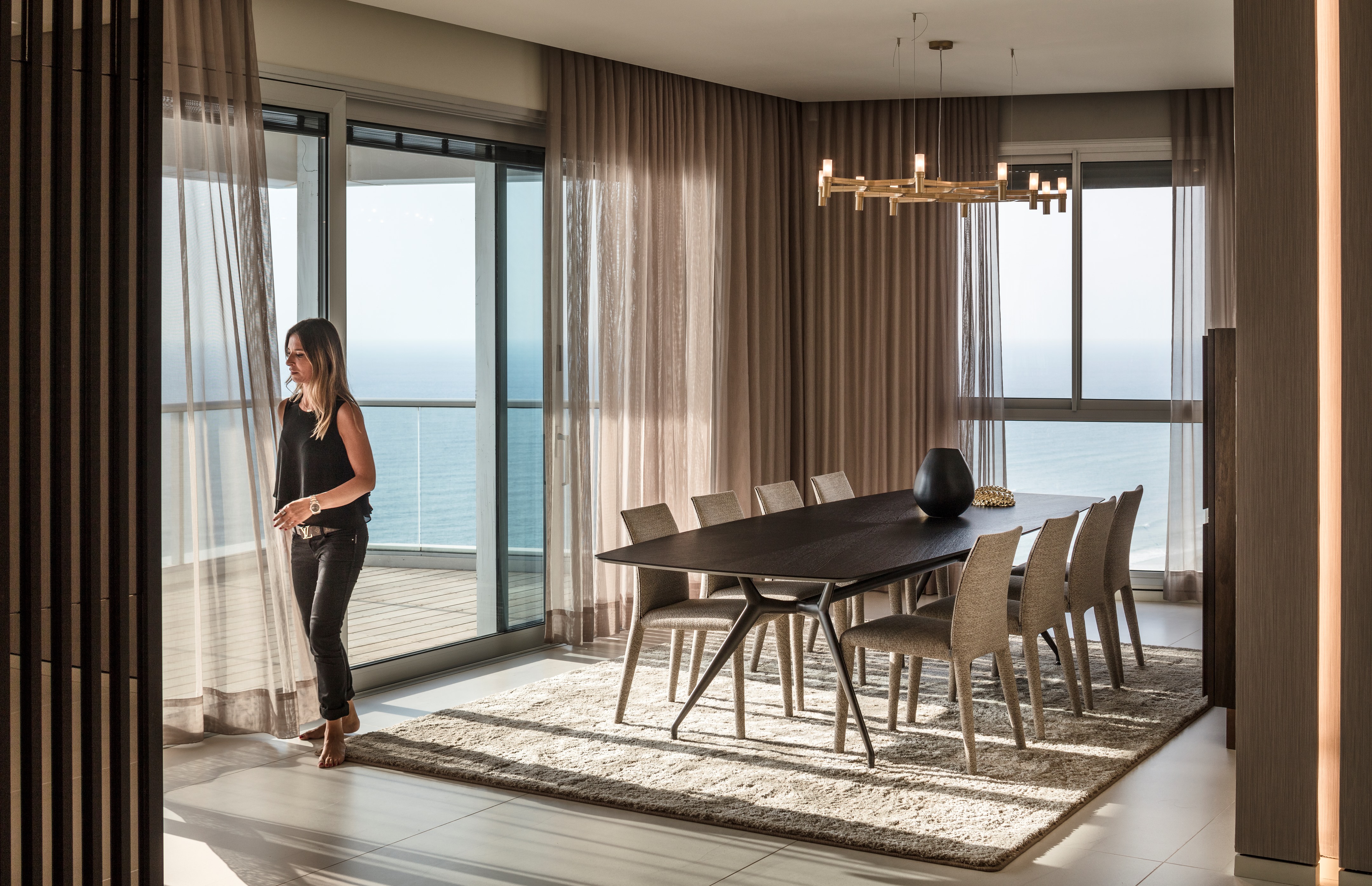 巴黎世家风尚的海景别墅设计-0