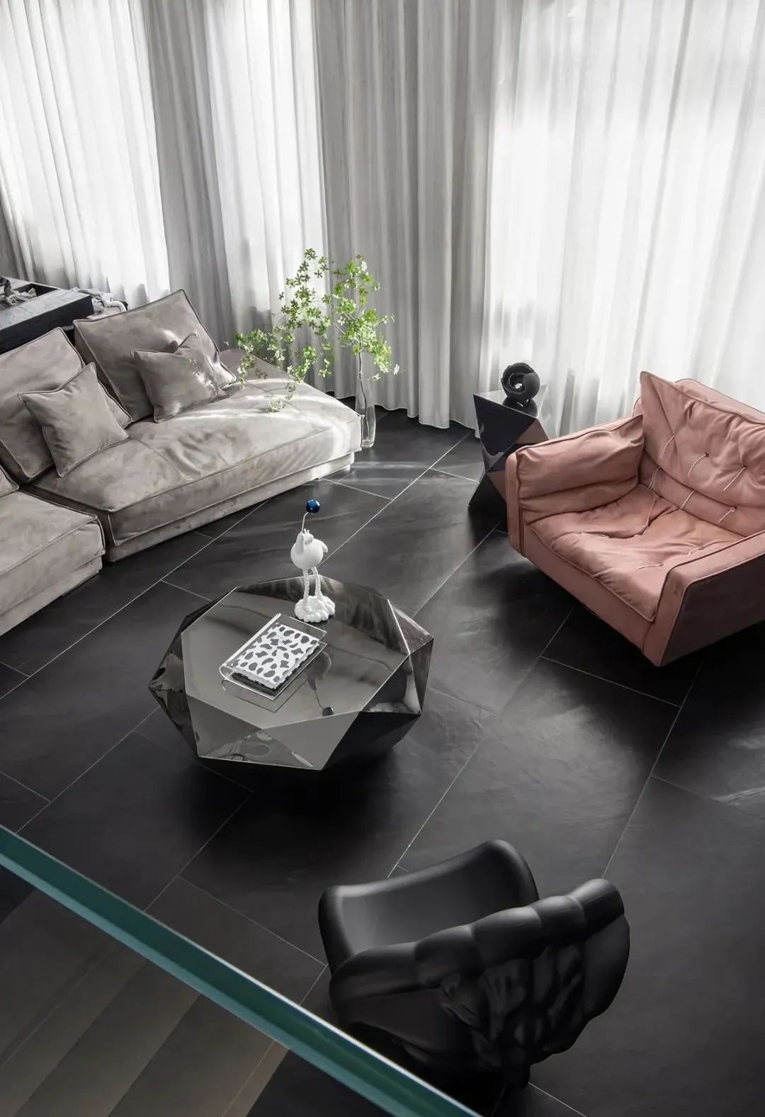 暗调之魅 · 现代简约家居设计新解-12